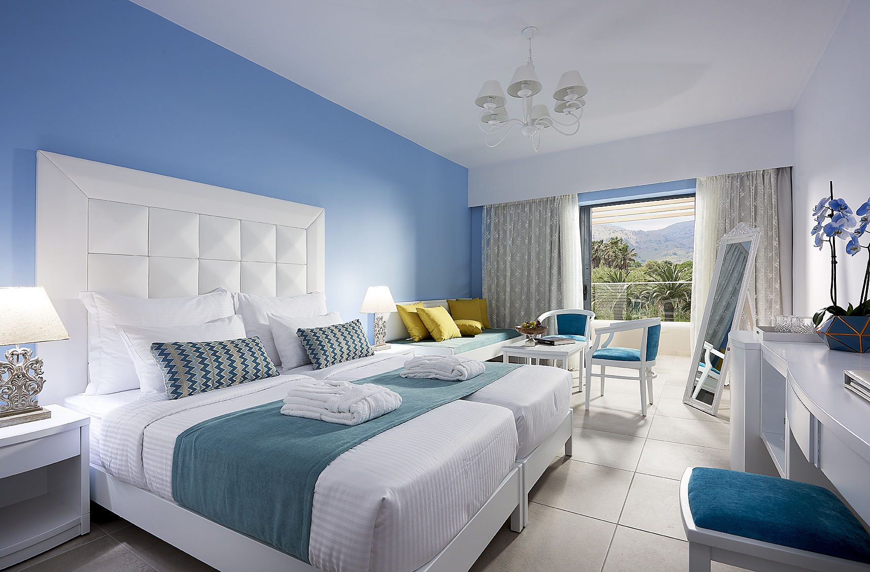 DOUBLE CHAMBRE DELUXE AVEC VUE SUR LE JARDIN